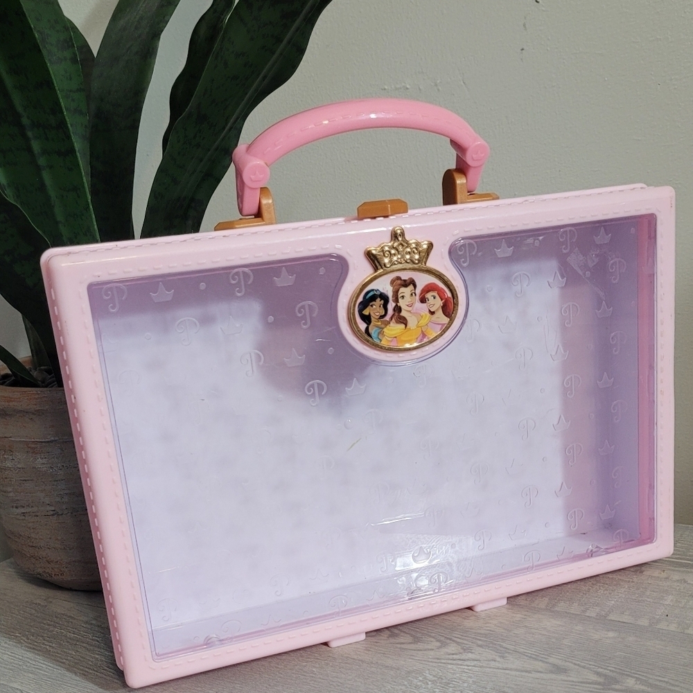 Disney Princess Plastic Carry Case - Picture 1 of 4
